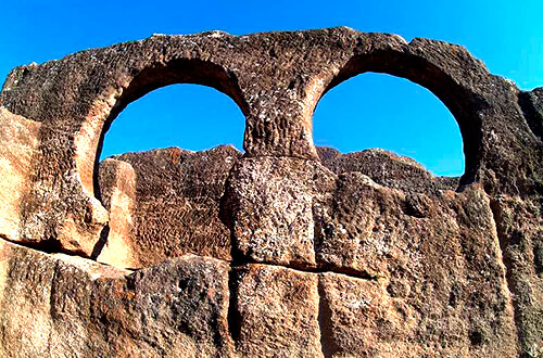 Ruinas de la iglesia mozárabe de Bobastro, en Ardales (Málaga), junto al pantano de El Chorro.